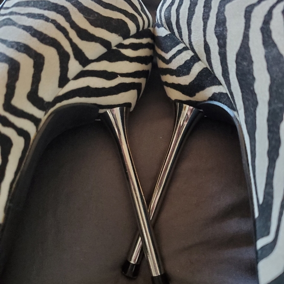 Zebra Women's heels - Picture 7 of 13